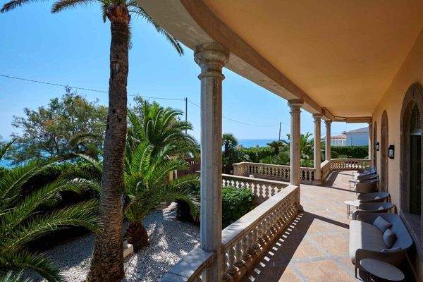 Luxusvilla in erster Meereslinie zu vermieten in Cala Ratjada, Mallorca