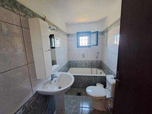 Kreta, Douliana: Renoviertes Steinhaus mit Pool und Garten zu verkaufen