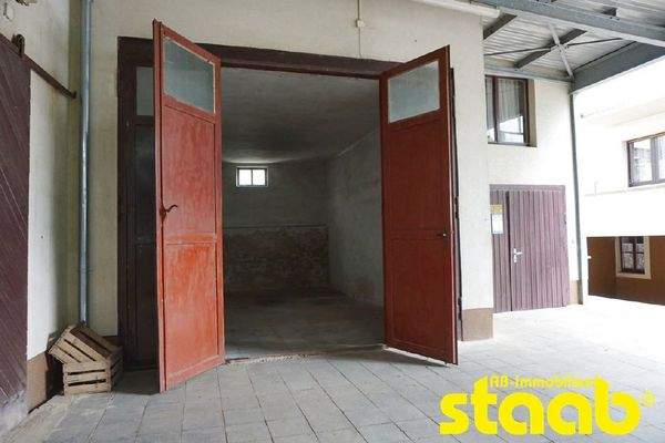 große Garage!