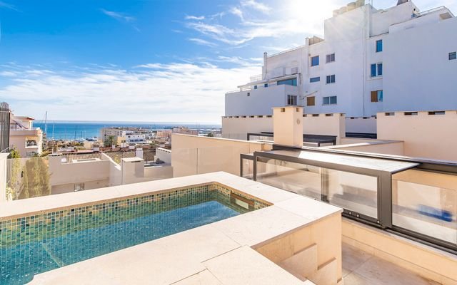 Dachterrasse mit Jacuzzi