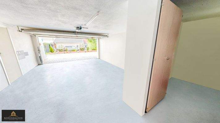 Große Doppelgarage