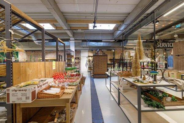 Verkaufsfläche Innen 5