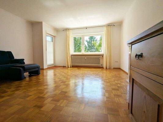 Wohnraum mit Ausgang auf den Südbalkon