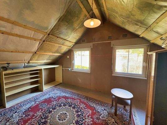 Ausbaubares DG-Zimmer