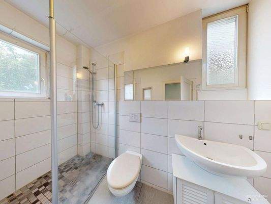 Tageslicht-Duschbad im EG