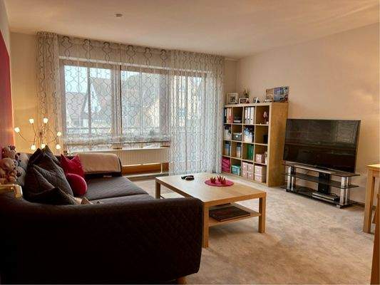 Wohnbereich mit Zugang zum Südbalkon