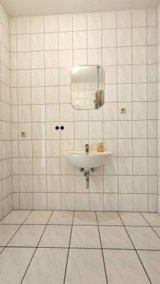 Bad mit Waschmaschinenstellplatz