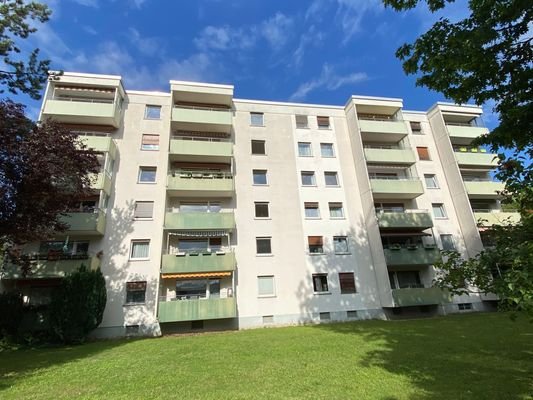 3-Zimmer-ETW mit Süd-Balkon und tollem Blick ! !