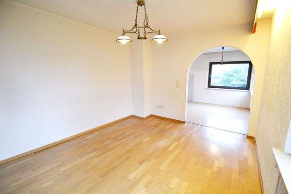 Teilansicht Esszimmer und Küche EG