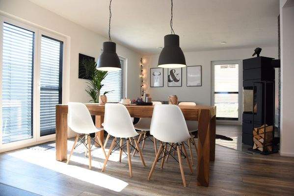 Modernes Esszimmer Deluxe
