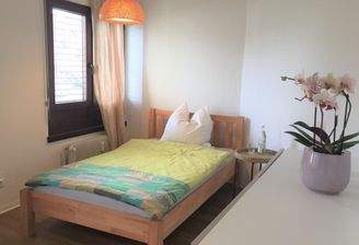 Zimmer übernachten in Stuttgart günstig 1.jpeg