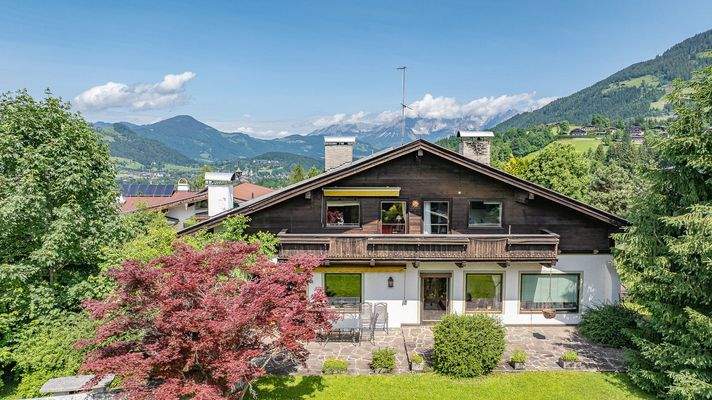 KITZIMMO-Baugrundstück mit Altbestand in Toplage auf der Bichlalm - Immobilien Kitzbühel.
