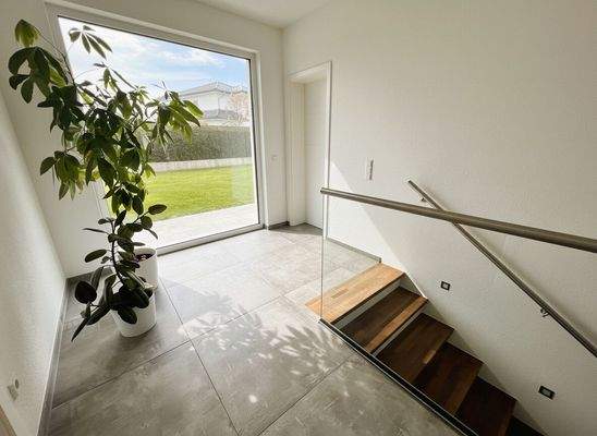 Flurbereich mit Blick in den Garten