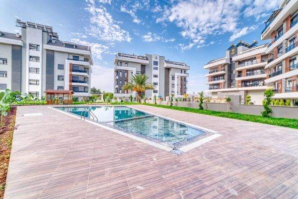 New Real Estate in a Complex with Swimming Pool in Alanya