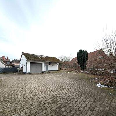 Stellplätze & Garage