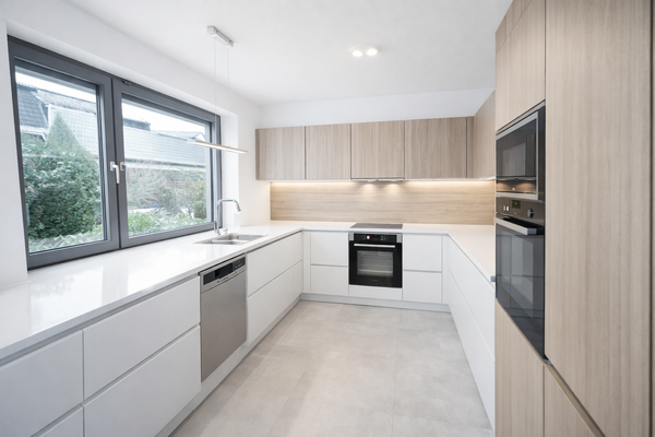 Einrichtungsbeispiel Küche (KI generiert)