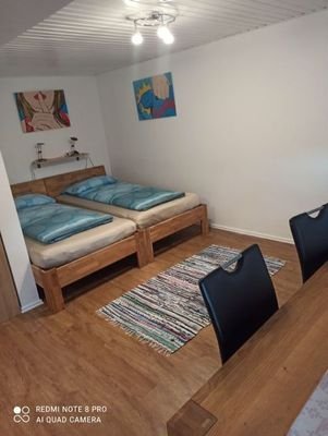 Wohn- und Schlafzimmer