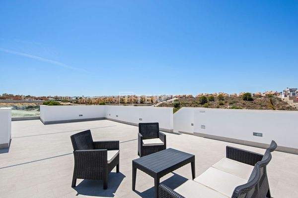 Contemporary Detached Bungalow Style Villas in Algorfa Alicante