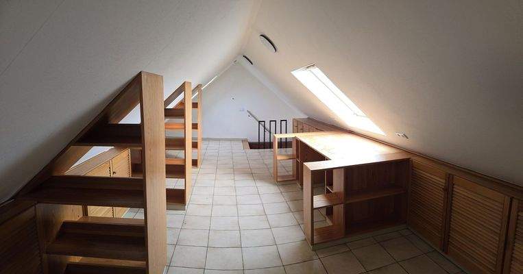 Spitzboden/Büro/4. Zimmer