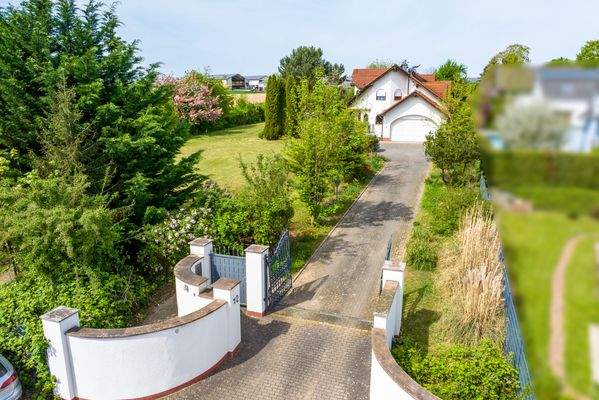 aktuelle und künftige mögliche Zufahrt 