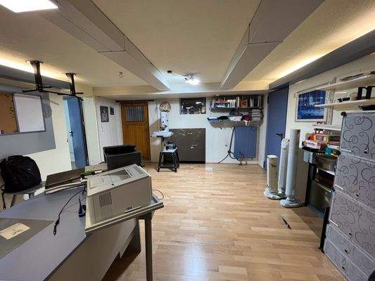 Büro im Keller