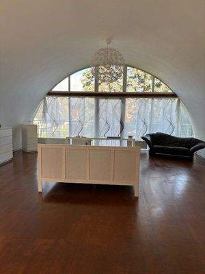 Wunderschönes Lichtdurchflutetes Zimmer .jpg