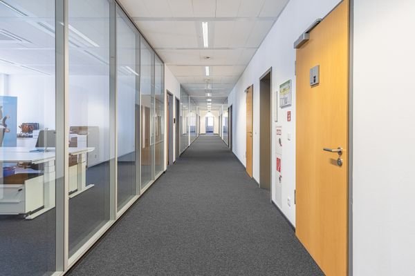 Flur Büro 4. OG.jpg