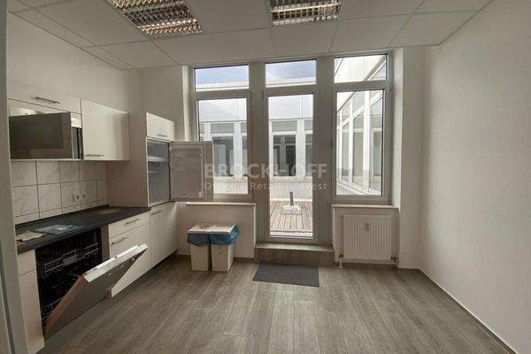 Küche + Zugang Innenhof