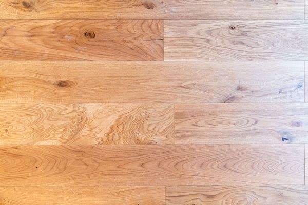 Hochwertige Parkettböden (neu)