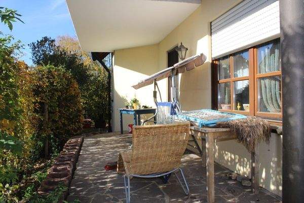  Überdachte Südterrasse