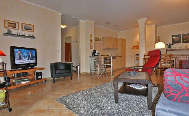 Wohnbereich + Küche.jpg