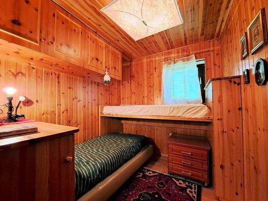 Kleines Schlafzimmer für zwei Gäste_A.jpg