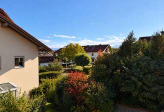 WE 25 Ausblick mit kleinem Bergblick ins Grüne