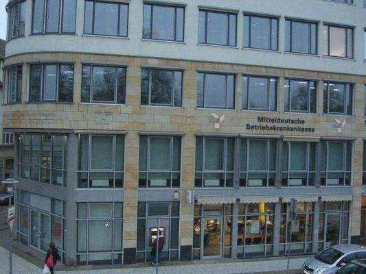 Büro Beleuchtet EG 72 qm