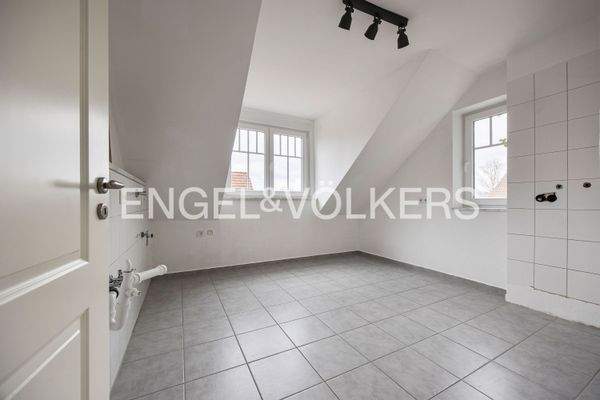 Vorbereitetes Kinderbad, oder auch Küche im Dachge