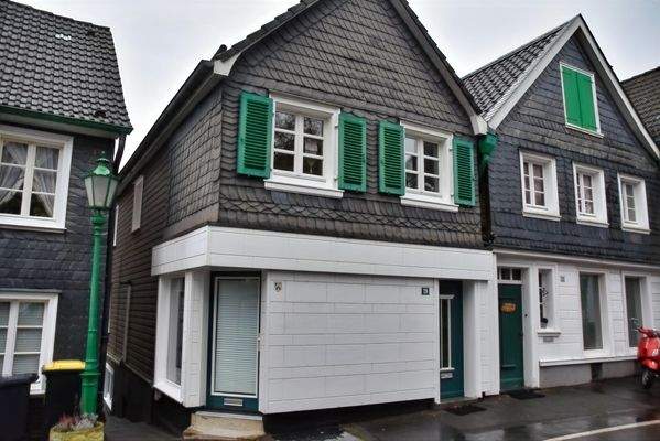 Straßen-und Eingangsseite