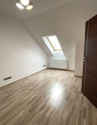 Kind / Büro / Schlafen