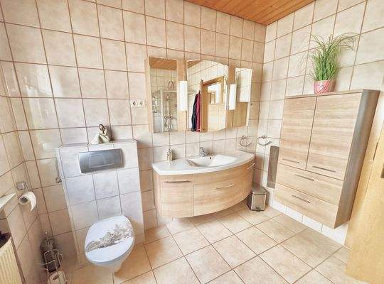 Badezimmer Obergeschoss (1)