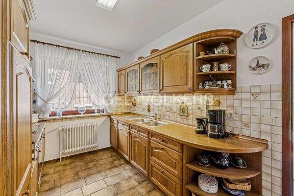 Gepflegte & funktionale Einbauküche EG