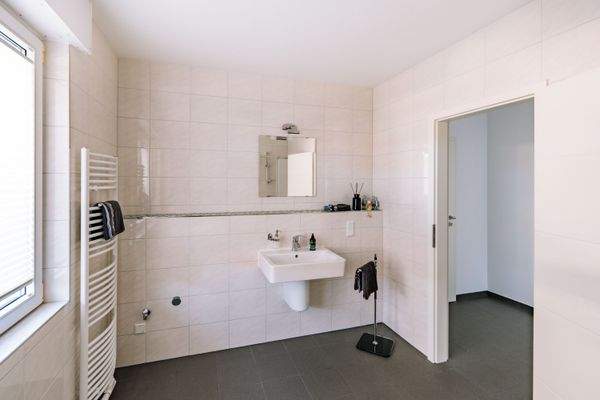 Badetimmer EG-Waschbecken.jpg