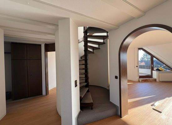 Flur und Wendeltreppe 