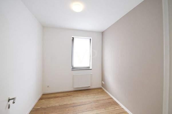 Zimmer 2 - 4-Zimmer-Wohnung