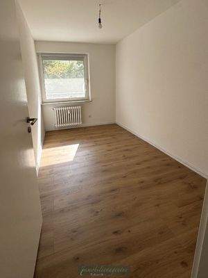 2. Kinderzimmer/Büro/Ankleide
