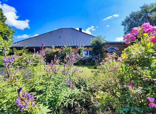 Modernes Haus mit herrlichem Garten