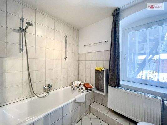 Tageslichtbad EG links WE 2