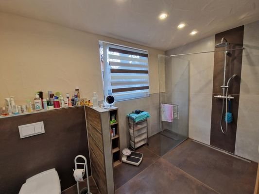 Badezimmer EG