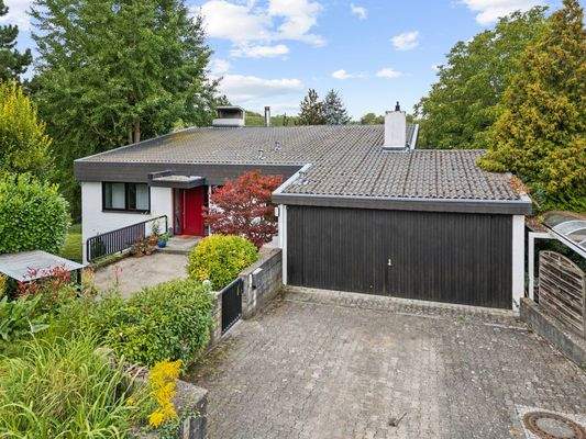 Grundstück mit Garagen