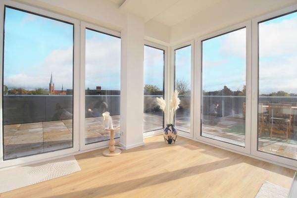 Fensterfront zur Dachterrasse