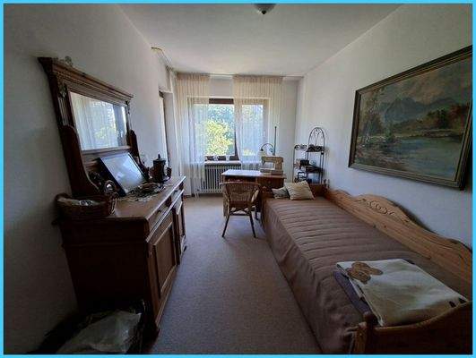 2 v 3 Schlafzimmer OG