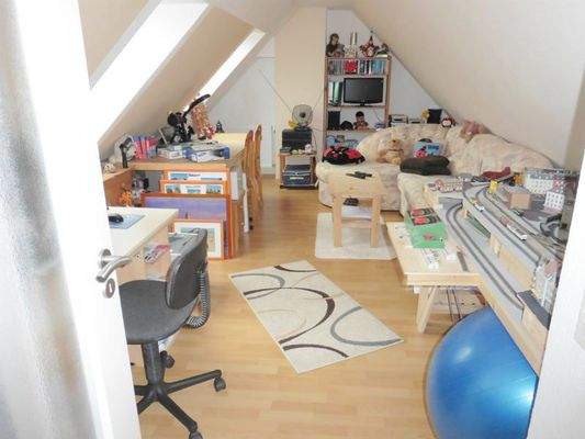 wohnlich ausgebauter Dachboden
